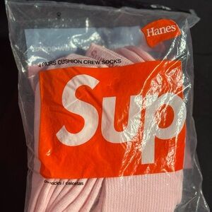 Hanes Supreme Light Pink Cushion Crew Socks - 4 Pairs